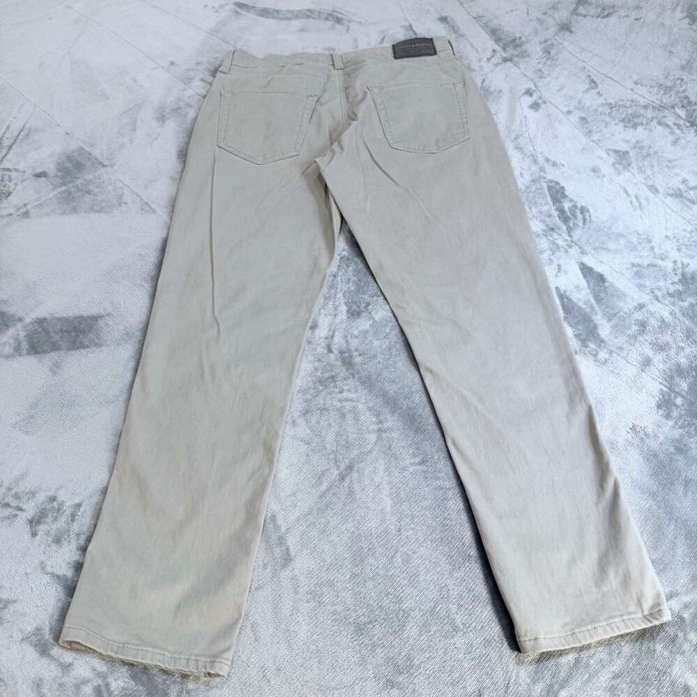 Lucky Brand 411 Athletic Taper Stretch Mens Khaki Silver Gray Chino Pants 30x30 - Picture 2 of 15